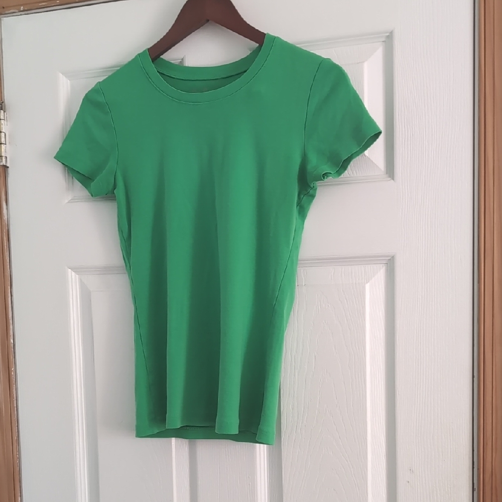 Lilly Pulitzer Vibrant Green Short Sleeve Tee Small